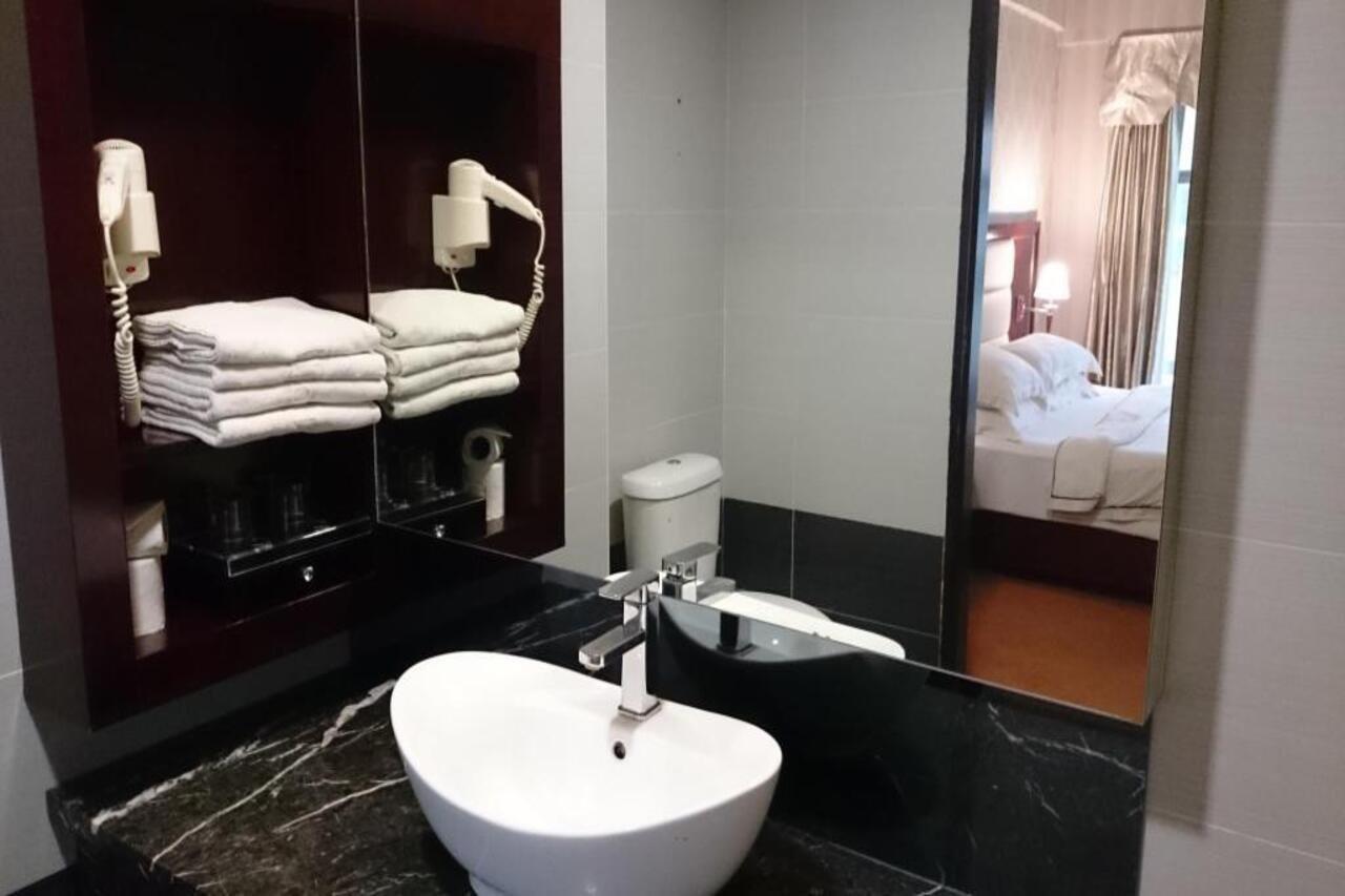 Pariss Hotel Johor Bahru Esterno foto