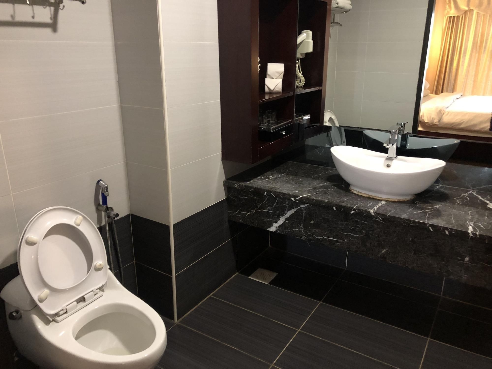 Pariss Hotel Johor Bahru Esterno foto