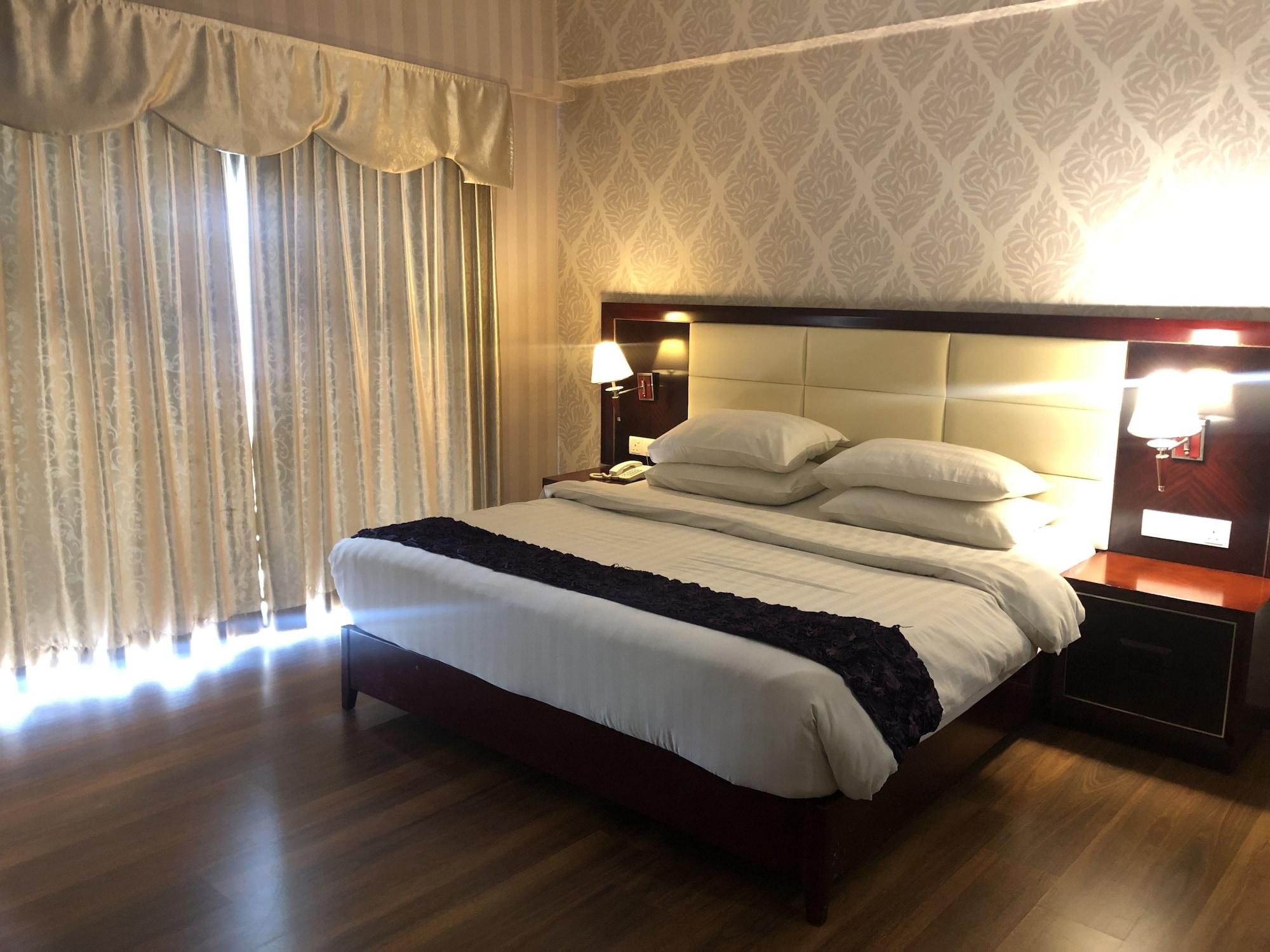 Pariss Hotel Johor Bahru Esterno foto