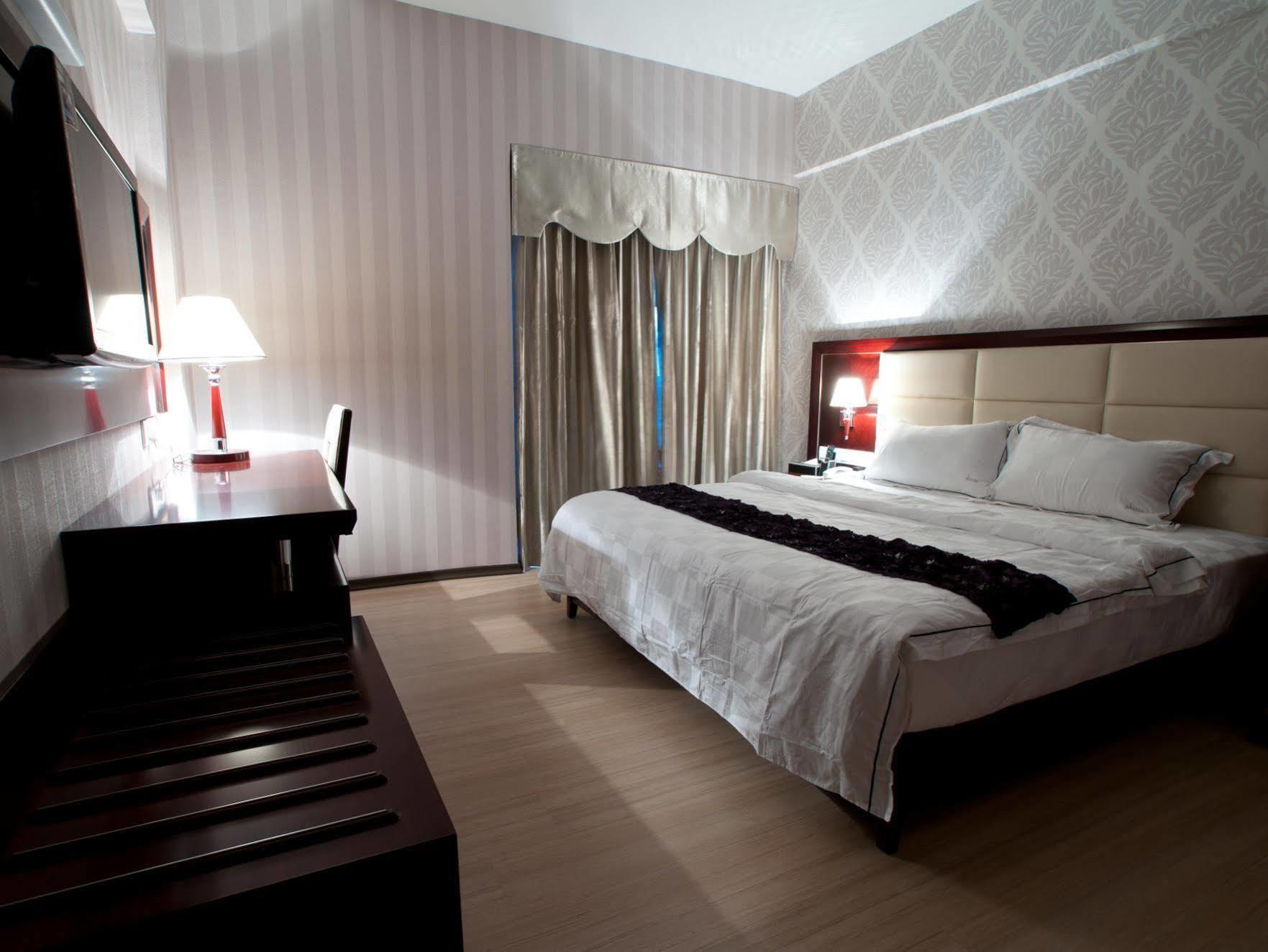 Pariss Hotel Johor Bahru Esterno foto