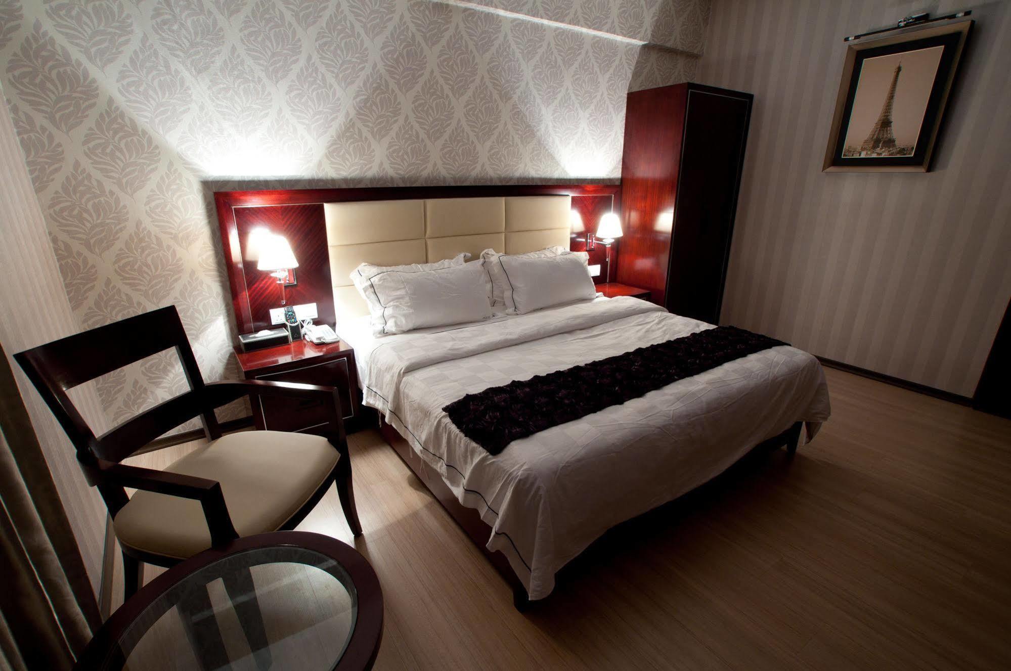Pariss Hotel Johor Bahru Esterno foto